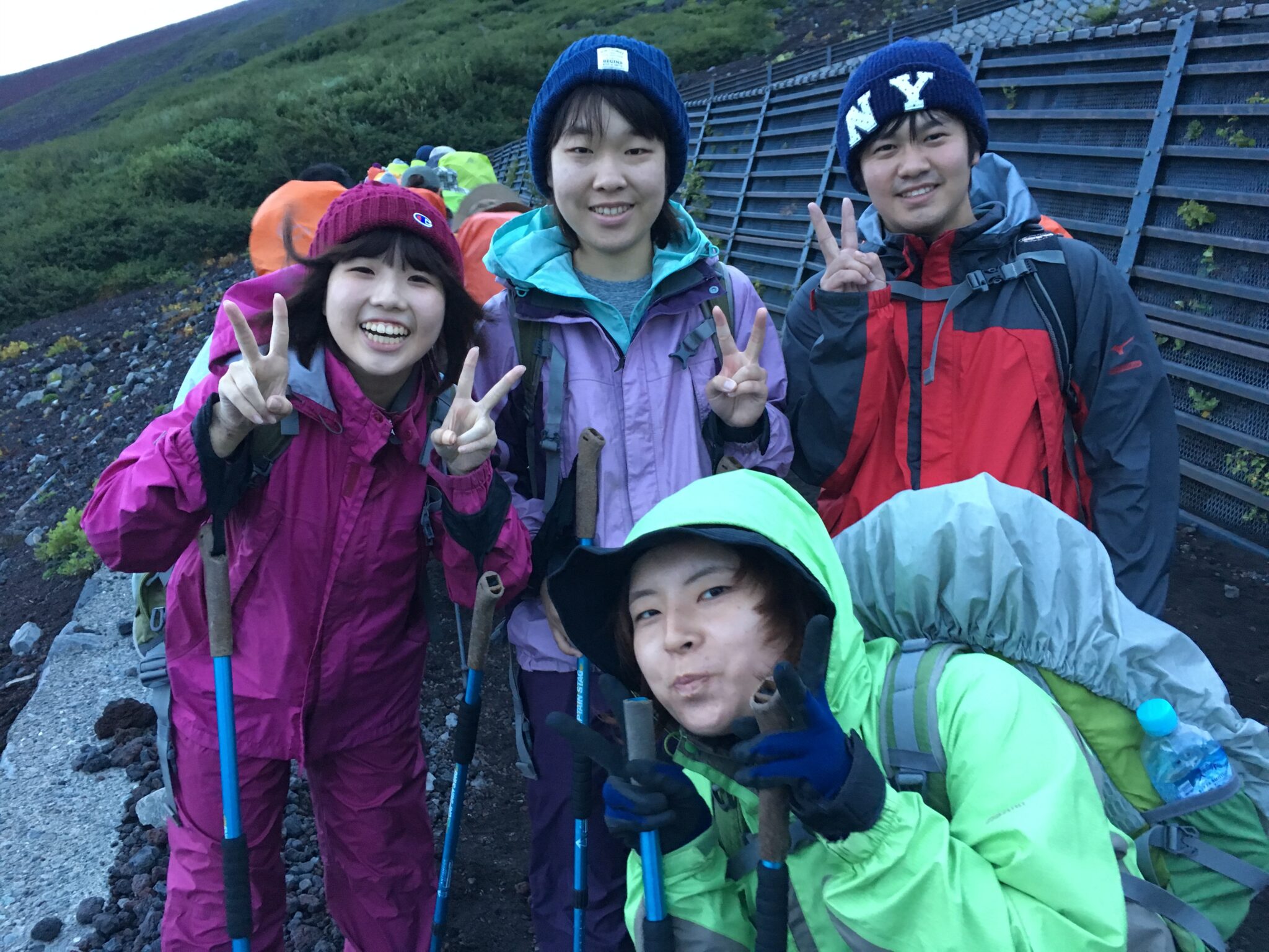 SAKAIの社内イベント　富士登山の様子