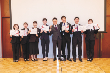 表彰式での集合写真